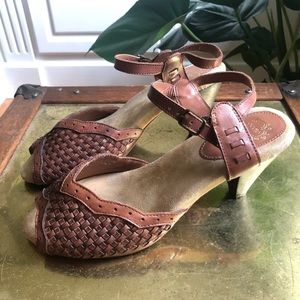 Cognac leather cone heel slingback